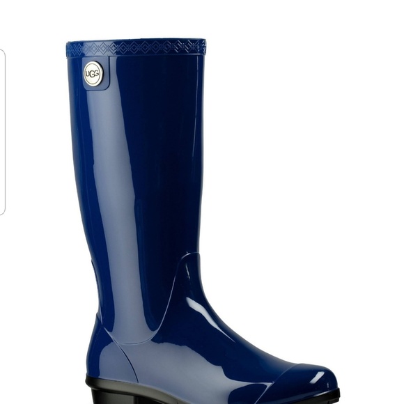 UGGS  Woman's  Shaye - Picture 1 of 4